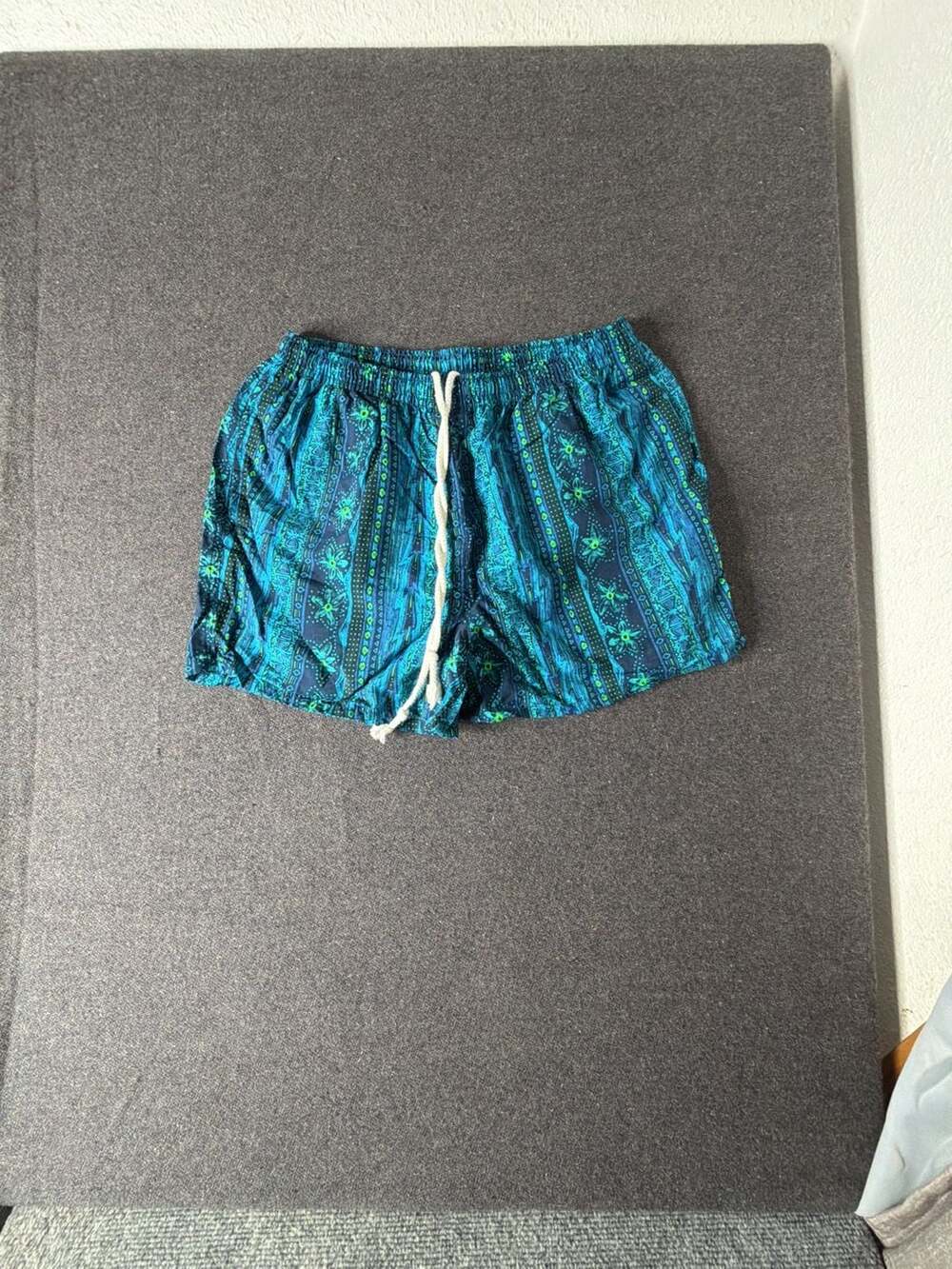 Castaways Vintage Blue and Green Abstract Pattern Swim Trunks Size Large